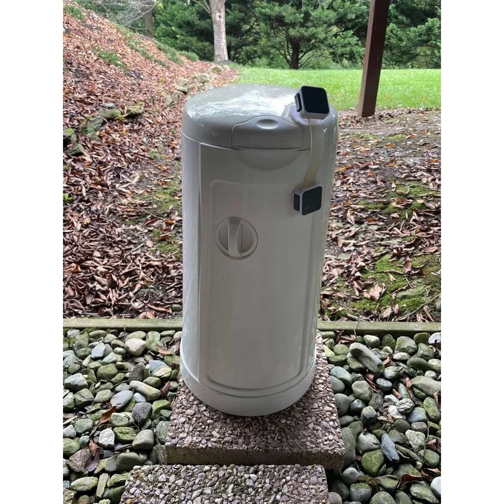 INFANT DIAPER GENIE Pail and Refill